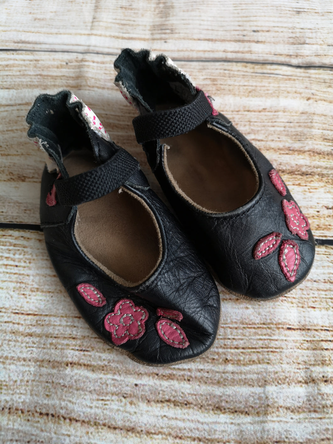 Robeez 6-12M Slippers