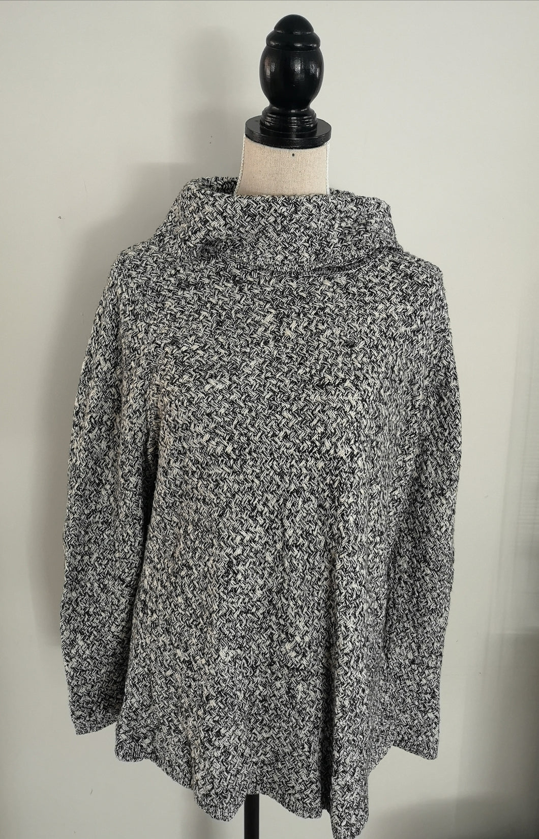 Dana Buchman XL Sweater